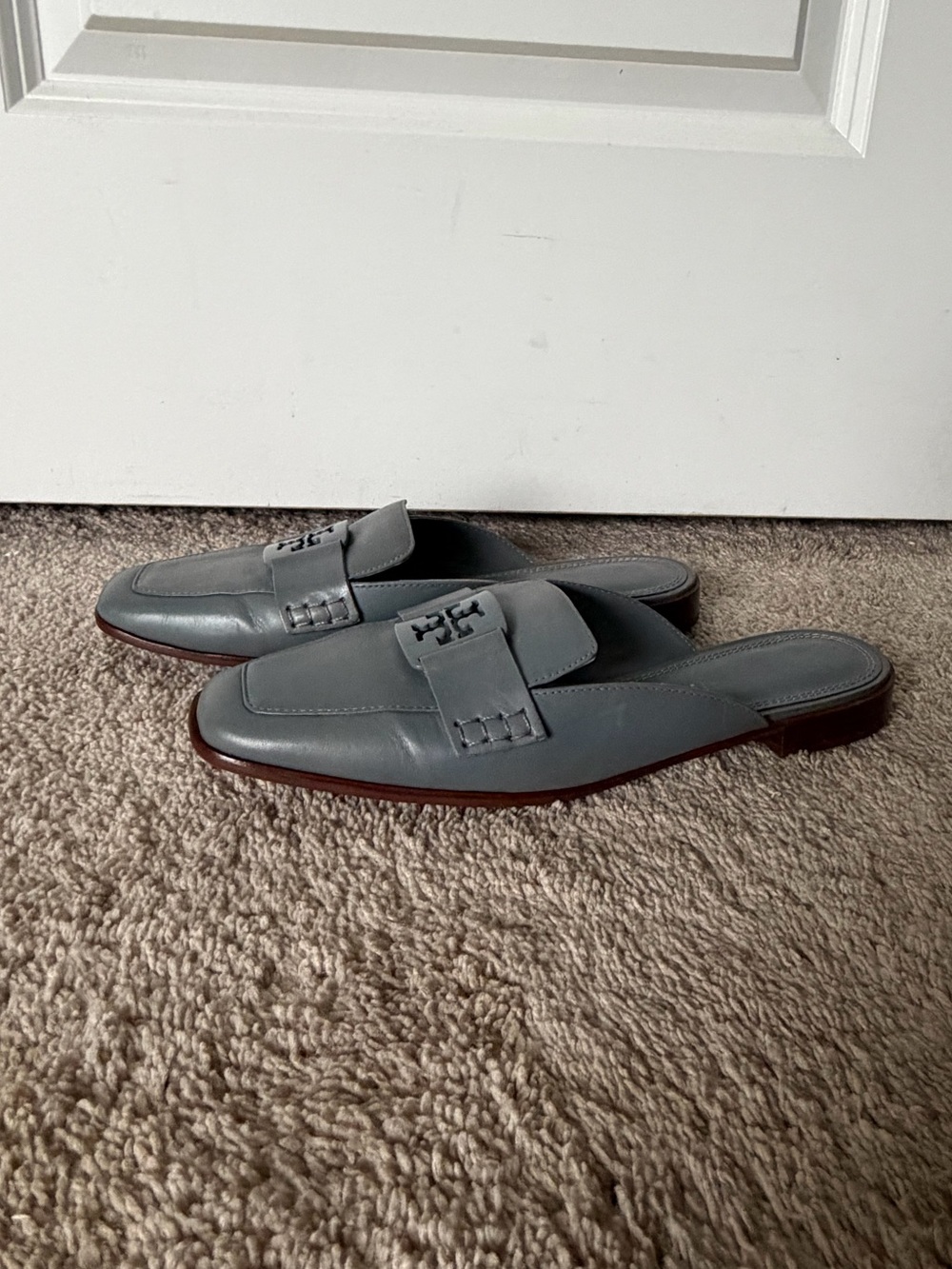 Tory Burch Women's Light Gray Leather Backless Loafers